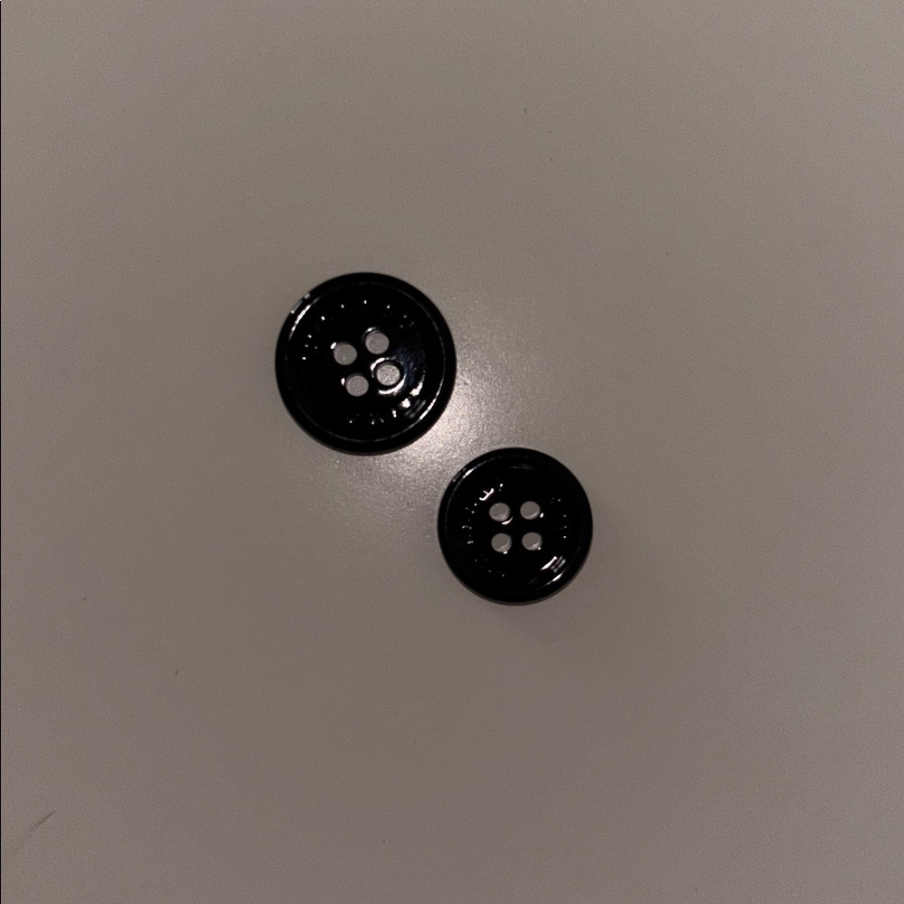Burberry Buttons - Picture 6 of 6